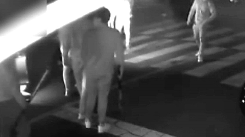 월드컵파와 나이트파 조직원 간 집단 난투극이 찍힌 CCTV 영상 ▲ 월드컵파와 나이트파 조직원 간 집단 난투극이 찍힌 CCTV 영상