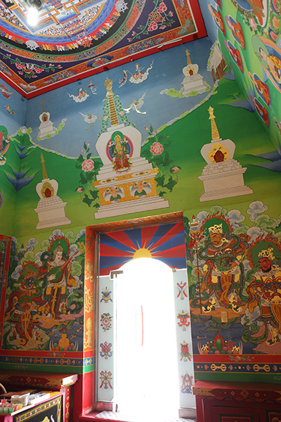 ▲ 수미광명탑 내부에는 티베트 왕궁 화가가 그린 벽화와 만다라를 봉안했다.