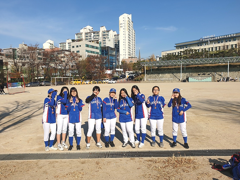 한대부중 여자야구단 ▲ 한대부중 여자야구단