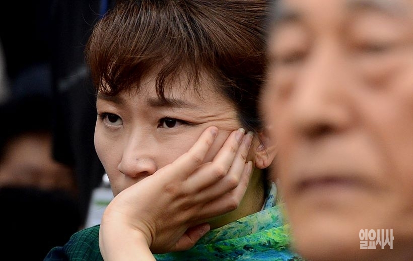 손학규 대표에게 모욕적 언사를 했다는 이유로 현재 당원권이 정지된 상태인 이언주 바른미래당 의원 ▲ ▲▲ 손학규 대표에게 모욕적 언사를 했다는 이유로 현재 당원권이 정지된 상태인 이언주 바른미래당 의원