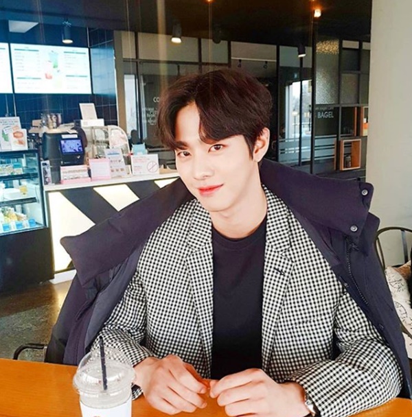 (사진: 안효섭 인스타그램) ▲ (사진: 안효섭 인스타그램)