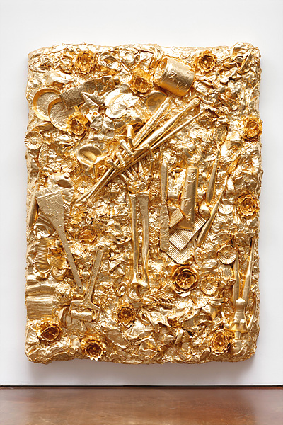 화가의 손 2 Hand of the Artist 2, 2019, imitation gold leaf on FRP, 300x220x45(d)cm ▲ 화가의 손 2 Hand of the Artist 2, 2019, imitation gold leaf on FRP, 300x220x45(d)cm