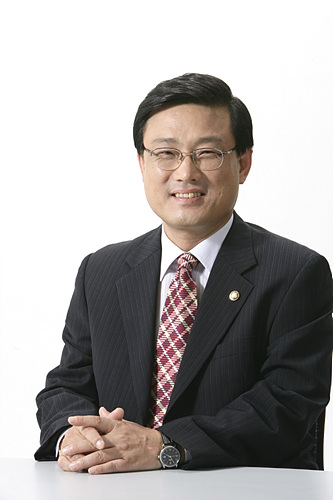 평택항만공사 사장으로 임명된 문학진 전 더불어민주당 의원 ▲ 평택항만공사 사장으로 임명된 문학진 전 더불어민주당 의원