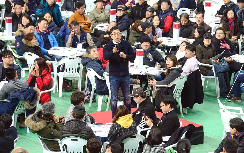 강연 중인 방송인 김제동씨 ▲ 강연 중인 방송인 김제동씨
