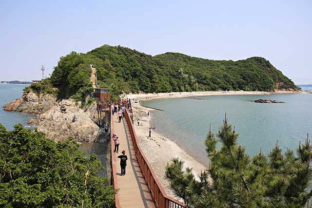 종현어촌체험마을이 자리한 구봉도 풍경 ▲ 종현어촌체험마을이 자리한 구봉도 풍경