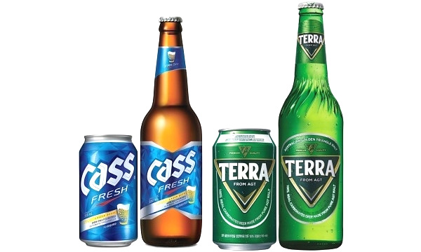 ▲ (사진 왼쪽부터)오비맥주 카스와 하이트진로 맥주 테라