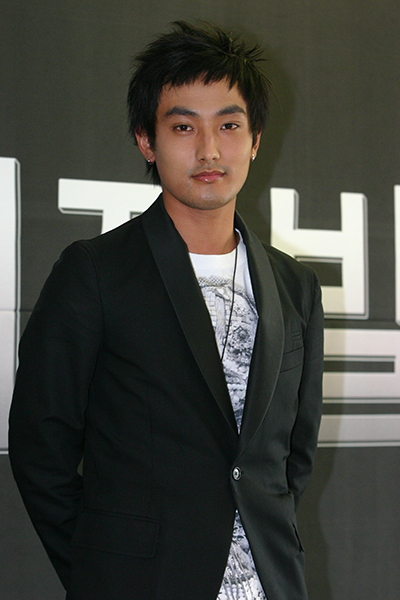 가수 강타 ▲ 가수 강타