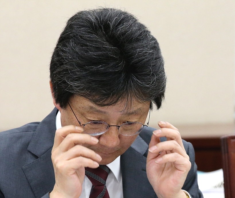나경원 자유한국당 원내대표로부터 러브콜을 받은 바 있는 유승민 전 바른미래당 공동대표 ▲ 나경원 자유한국당 원내대표로부터 러브콜을 받고 있는 유승민 전 바른미래당 공동대표