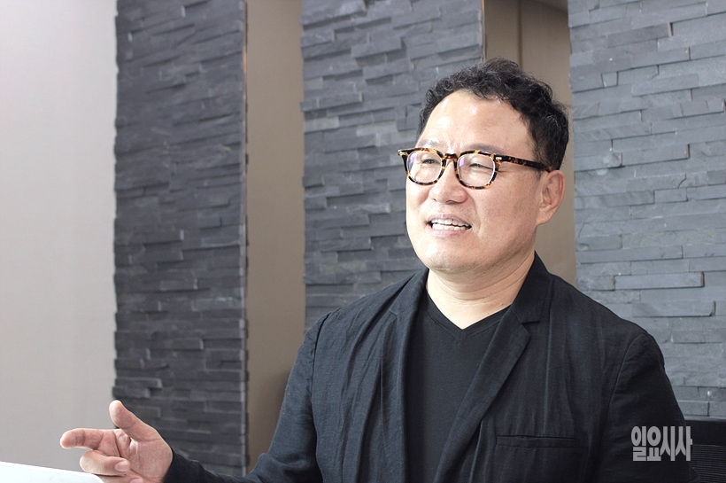 ‘걷기 전도사’ 성기홍 박사 ▲ ‘걷기 전도사’ 성기홍 박사