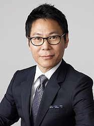 유승옥 코리아나화장품 회장 장남 유학수 코리아나화장품 사장 ▲ 유승옥 코리아나화장품 회장 장남 유학수 코리아나화장품 사장