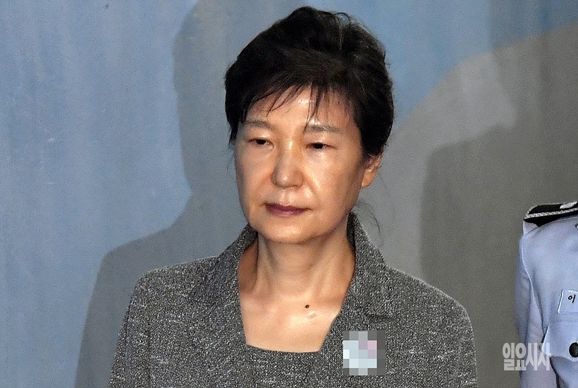 대법원이 29일, 박근혜 전 대통령에 대한 국정 농단 사건 상고심서 원심 판결을 깨고 파기환송했다. ⓒ사진공동취재단 ▲ ▲ 대법원이 29일, 박근혜 전 대통령에 대한 국정 농단 사건 상고심서 원심 판결을 깨고 파기환송했다. ⓒ사진공동취재단