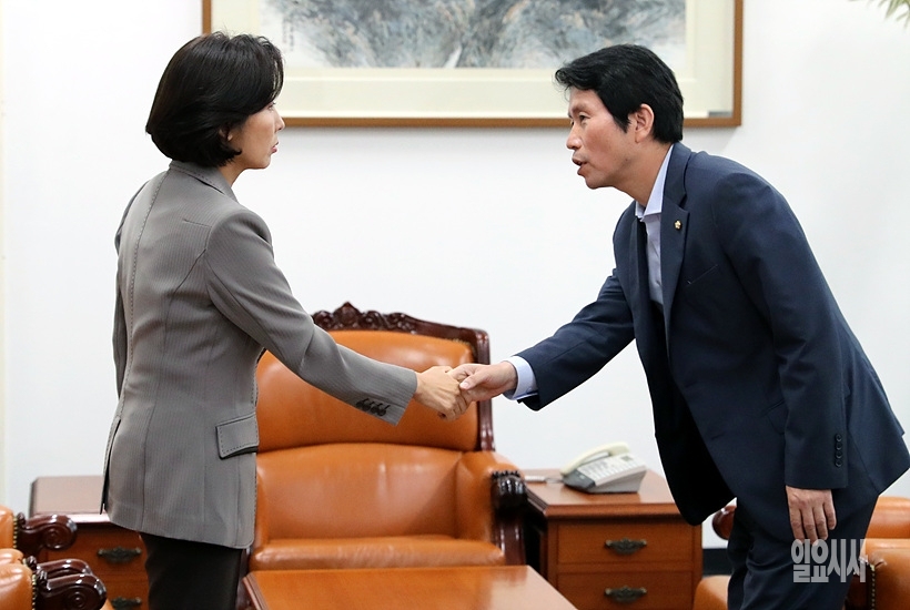 여야가 5일, 최성해 동양대 총장을 조국 법무부장관 후보자 인사청문회 증인서 제외하기로 했다.