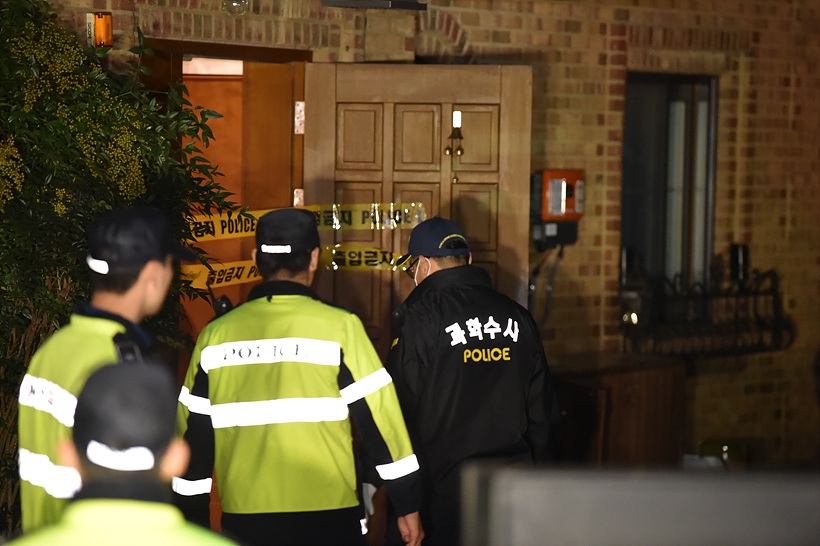 ‘설리 동향보고’ 논란이 일자 17일, 경기도소방재난본부가 대국민 사과를 했다.