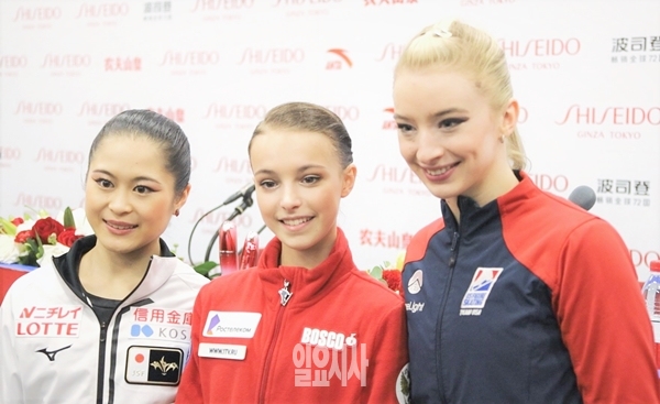 왼쪽부터 미야하라 사토코(Satoko Miyahara), 안나 쉐르바코바(Anna Shcherbakova), 엠버 글렌(Amber Glenn) (사진:DB) ▲ (사진:DB)