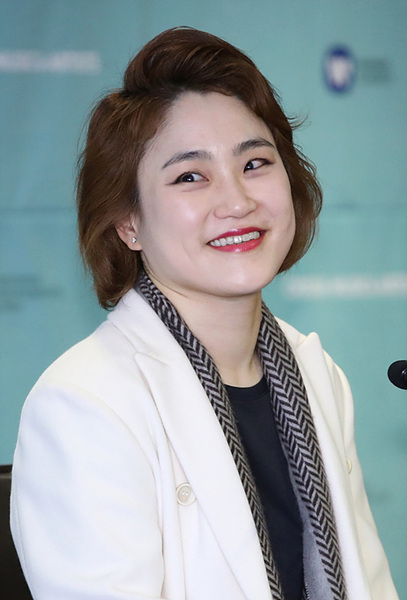 첼리스트서 지휘자로 취임한 장한나 ▲ 지휘자로 취임한 장한나