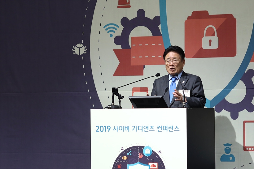 개회사 중인 유준상 한국정보기술연구원장 ▲ 개회사 중인 유준상 한국정보기술원장