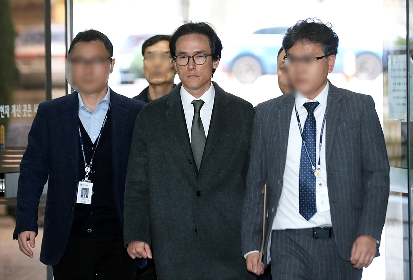 법원 출석하는 조현범 한국타이어앤테크놀로지 대표이사 ▲ 법원 출석하는 조현범 한국타이어 사장