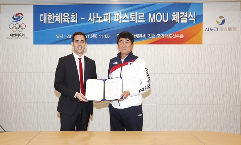 사노피 파스퇴르 밥티스트 드 클라랑스 대표(사진 왼쪽)와 신치용 대한체육회 선수촌장 ▲ 사노피 파스퇴르 밥티스트 드 클라랑스 대표(사진 왼쪽)와 신치용 대한체육회 선수촌장