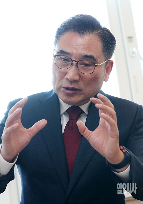 21대 총선서 부산 기장 출마를 선언한 김세현 예비후보 ⓒ문병희 기자 ▲ 일요시사와 인터뷰 갖고 있는 김세현 전 친박연대 사무총장 ⓒ문병희 기자