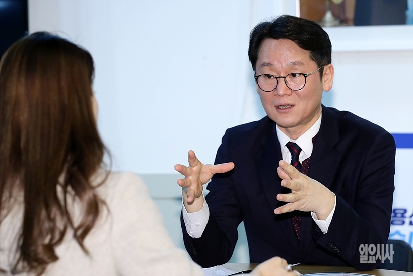 인터뷰 갖는 권혁기 전 춘추관장 ⓒ문병희 기자 ▲ 인터뷰 갖는 권혁기 전 춘추관장 ⓒ문병희 기자