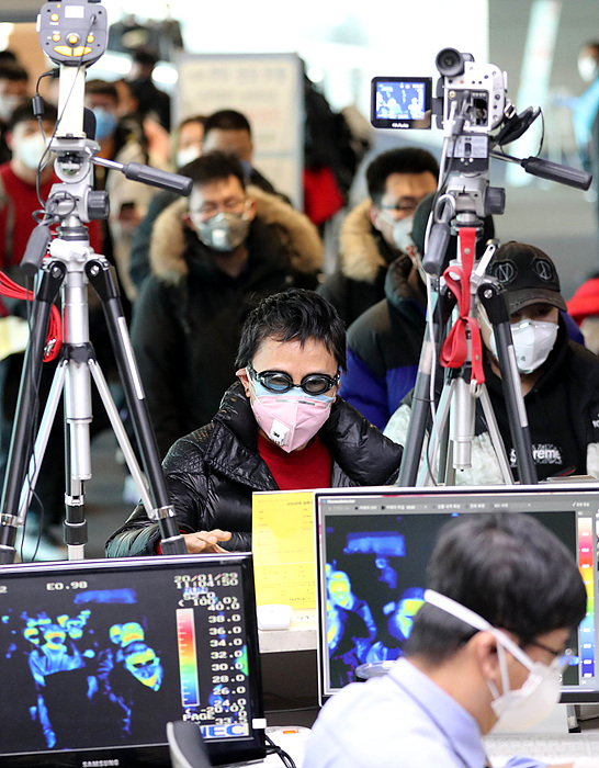 ▲ 신종 코로나바이러스 전수 발열검사를 실시하고 있는 인천국제공항