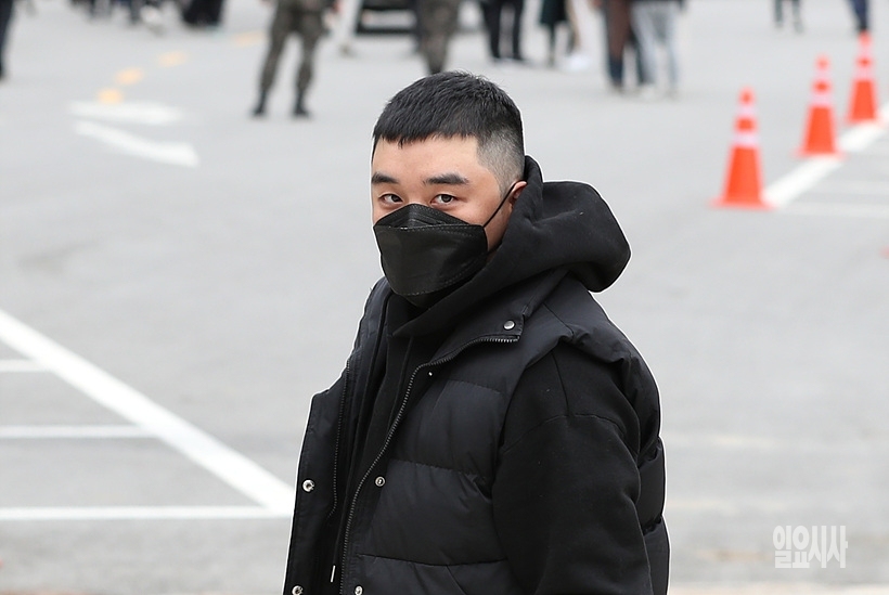 입대하는 승리 ⓒ문병희 기자 ▲ 입대하는 승리 ⓒ문병희 기자