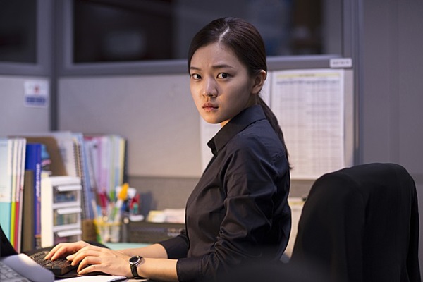 오피스 고아성 (사진: 영화 <오피스> 스틸컷) ▲ 오피스 고아성 (사진: 영화 <오피스> 스틸컷)