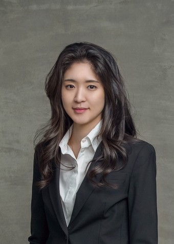 서경배 아모레퍼시픽 회장의 장녀 민정씨 ▲ ▲ 서경배 아모레퍼시픽 회장의 장녀 민정씨