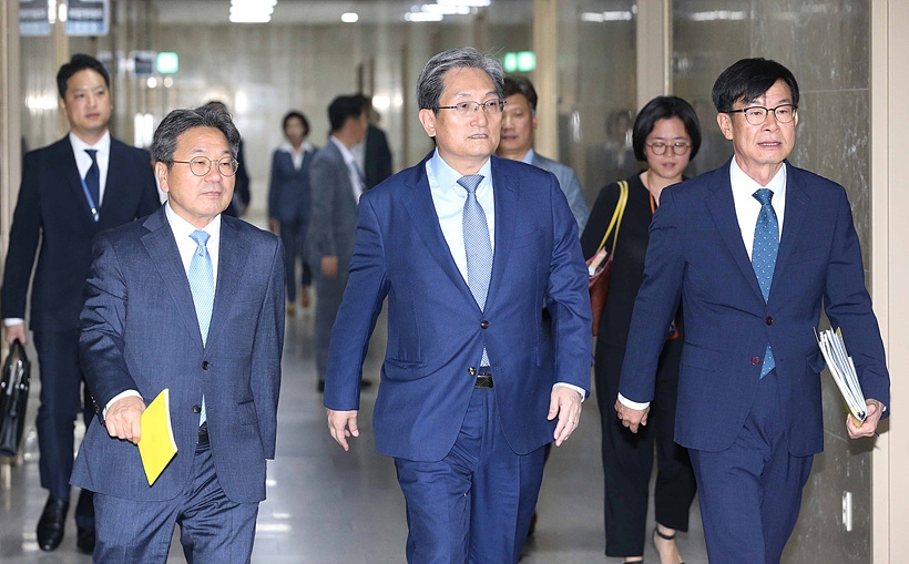 ▲ 강기정 전 청와대 정무수석, 노영민 대통령 비서실장, 김상조 청와대 정책실장