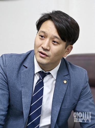전용기 더불어민주당 의원 ⓒ고성준 기자 ▲ ▲전용기 더불어민주당 의원 ⓒ고성준 기자