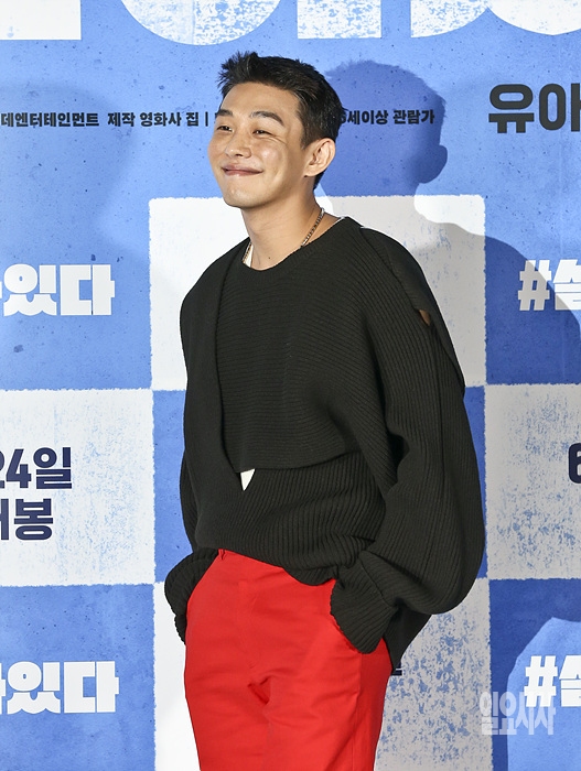 웃음 짓는 배우 유아인 ⓒ고성준 기자 ▲ 웃음 짓는 배우 유아인 ⓒ고성준 기자