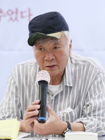 소설가 김훈 ▲ 소설가 김훈