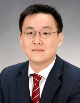 DB그룹 회장으로 선임된 김남호 DB금융연구소 부사장 ▲ ▲ DB그룹 회장으로 선임된 김남호 DB금융연구소 부사장