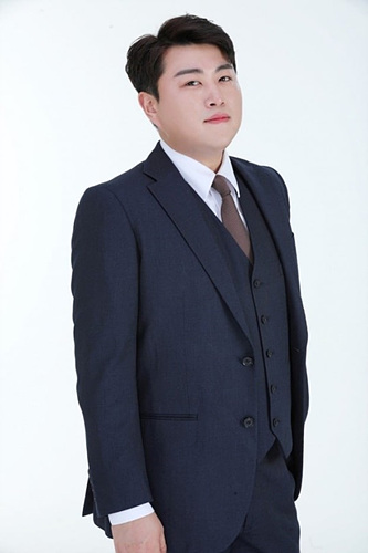 트로트 가수 김호중 ⓒ생각을보여주는엔터테인먼트 ▲ 트로트 가수 김호중 ⓒ생각을보여주는엔터테인먼트
