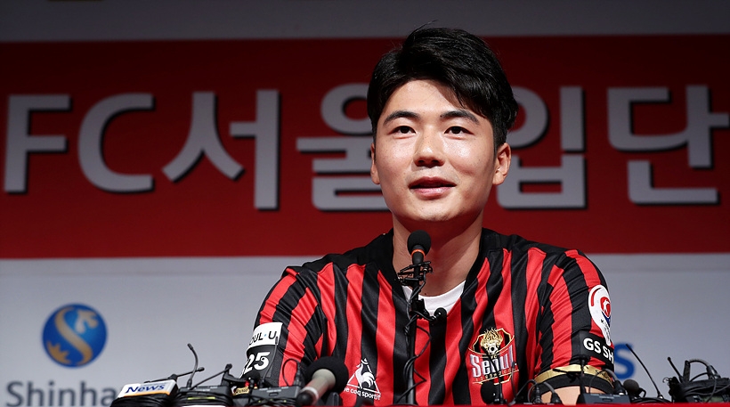 FC서울 입단 기자회견 갖는 기성용 ▲ FC서울 입단 기자회견 갖는 기성용
