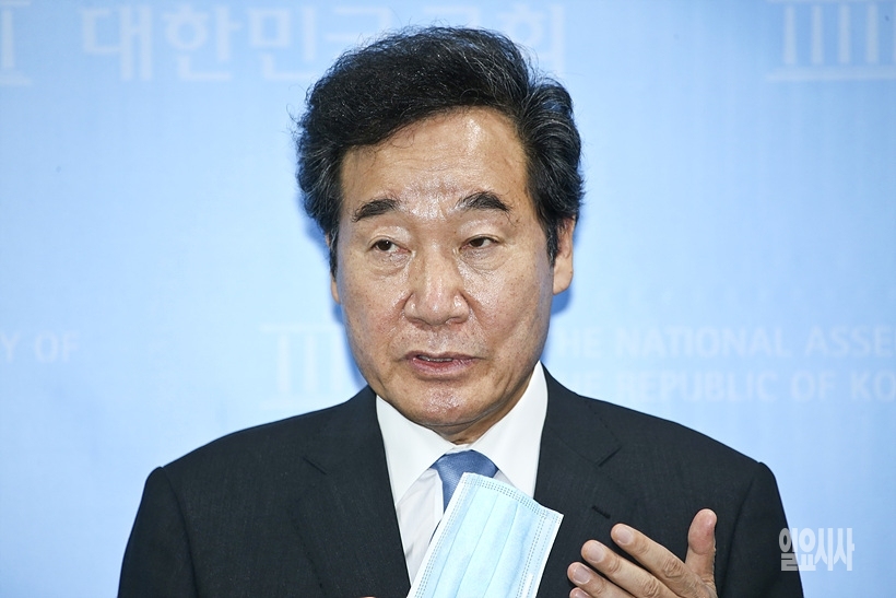 당권 도전에 나선 이낙연 더불어민주당 의원 ⓒ고성준 기자 ▲ 이낙연 더불어민주당 의원 ⓒ고성준 기자