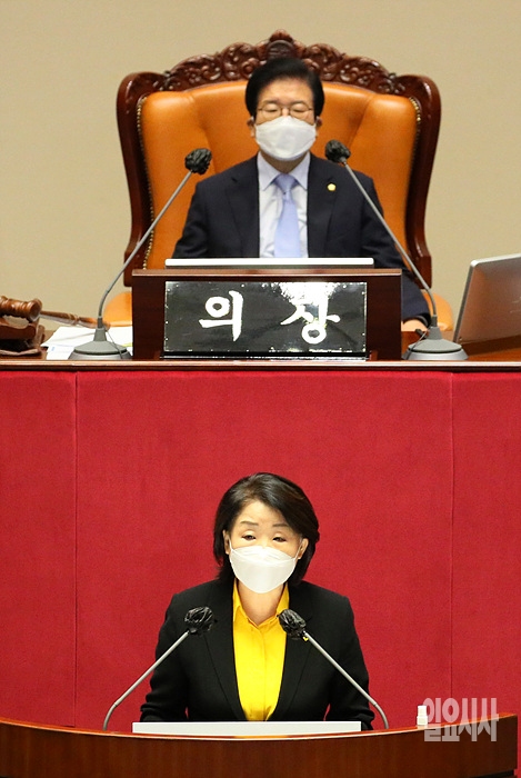 비교섭단체 대표연설 중인 심상정 정의당 대표 ⓒ고성준 기자 ▲ 비교섭단체 대표연설 중인 심상정 정의당 대표 ⓒ고성준 기자