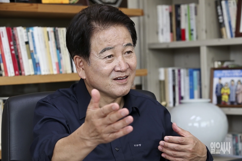 <일요시사>와 특별대담 갖는 정동영 전 통일부 장관 ▲ 일요시사와 특별대담 갖는 정동영 전 대표