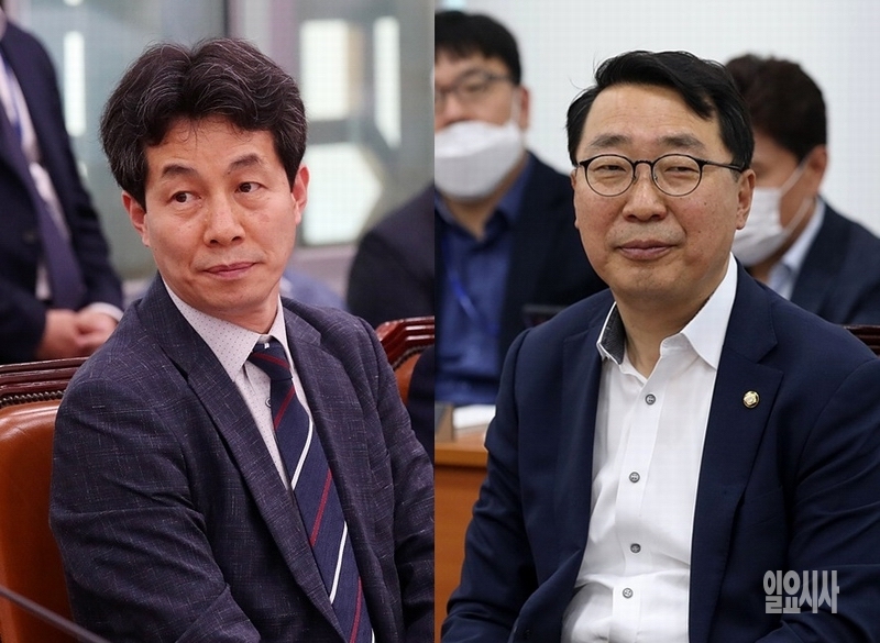 대통령비서실 국정기획상황실장 출신의 윤건영 더불어민주당 의원과 대통령비서실 국민소통수석 출신의 윤영찬 더불어민주당 의원 ▲ 윤건영·윤영찬 더불어민주당 의원