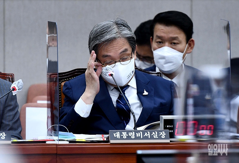 국회 운영위원회 전체회의에 출석한 노영민 대통령비서실장 ⓒ고성준 기자 ▲ 국회 운영위원회 전체회의에 출석한 노영민 전 대통령비서실장 ⓒ고성준 기자