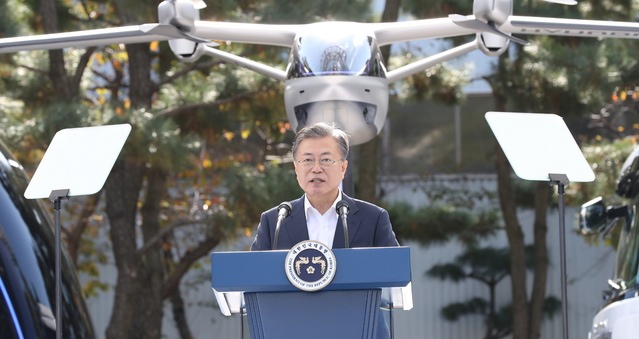 30일, 현대자동차 울산공장서 열린 ‘친환경 미래차 육성전략 발표회’에 참석해 발언하는 문재인 대통령 ▲ 발언하는 문재인 대통령