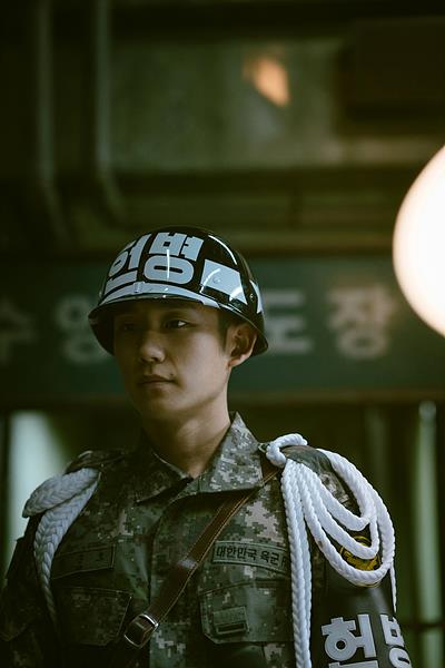 넷플릭스 드라마 <D.P.> 포스터 ⓒ넷플릭스 ▲ 넷플릭스 드라마 <D.P> 포스터 ⓒ넷플릭스