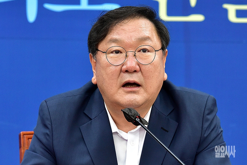 김태년 더불어민주당 대표 권한대행 ⓒ고성준 기자 ▲ 발언하는 김태년 더불어민주당 대표 권한대행 ⓒ고성준 기자