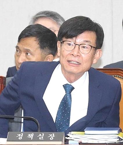 지난달 29일, 강남 아파트 전셋값 인상 논란으로 경질된 김상조 전 청와대 정책실장 ▲ 김상조 전 청와대 정책실장