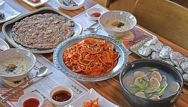 ‘조개의 여왕’ 백합으로 요리한 상차림 ▲ ‘조개의 여왕’ 백합으로 요리한 상차림